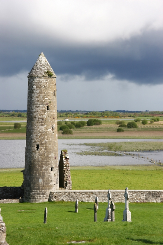 Ancient castle Ireland 4.jpg
